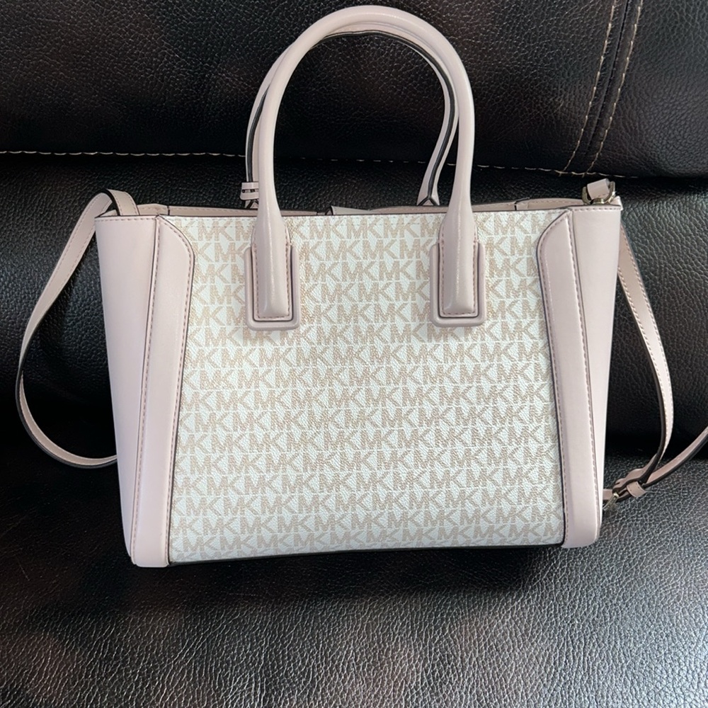Michael Kors Tote - Picture 2 of 13